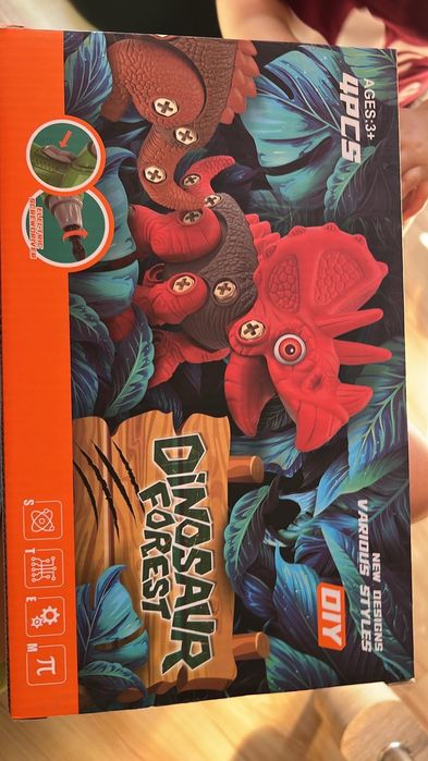 За сглобяване 4 динозавъра