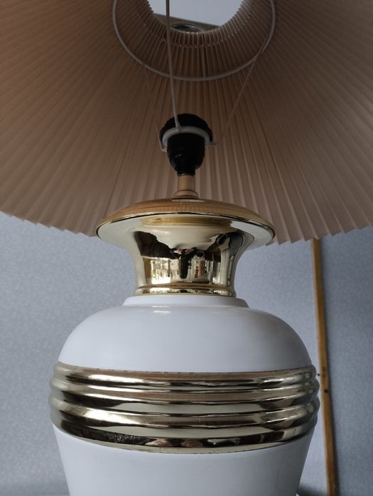 Настольная лампа