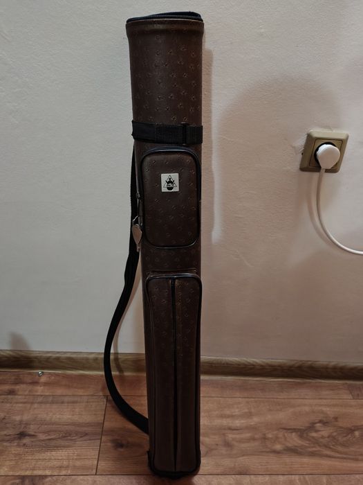 Продавам комплект щеки за билярд- джъмп, основна щека и калъф