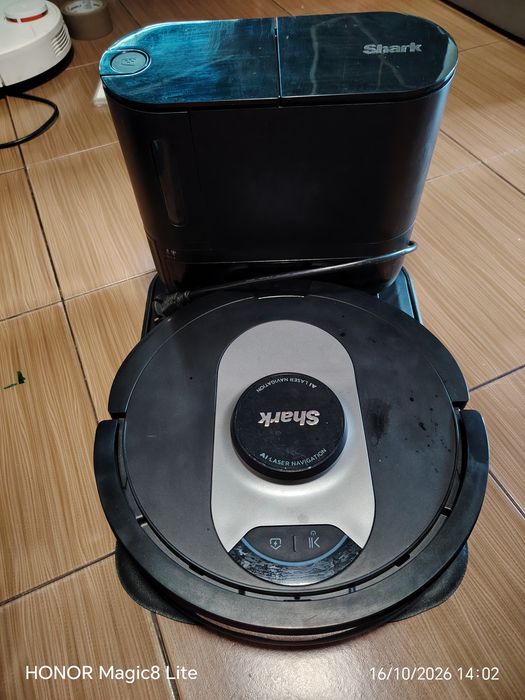Shark robot de aspirare
