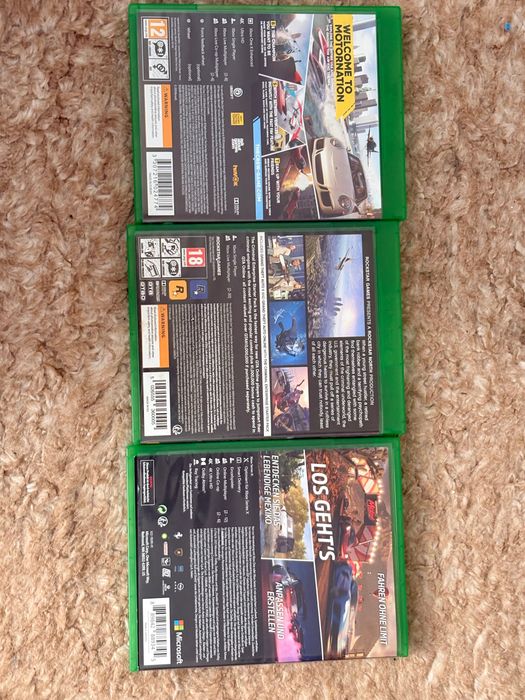 Xbox one s cu 2 manete,3 jocuri,volan cu pedale