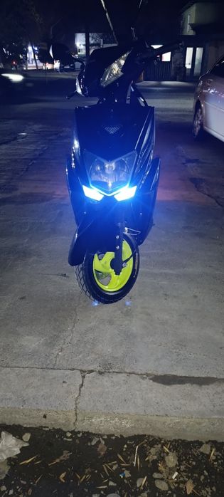 Сотилади скутер.