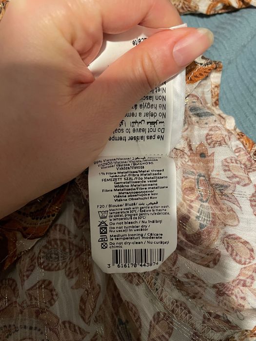 Bluza Camaieu cu imprimeu paisley și fir auriu