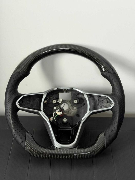 Volan din carbon pentru VW Golf 8