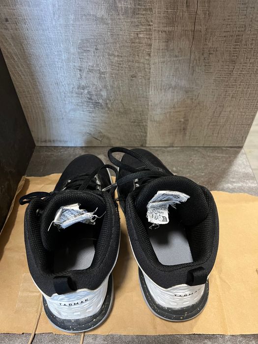 Баскетболни обувки