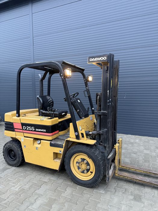 Stivuitor 2,5 tone Diesel Motostivuitor de Teren 2500 kg