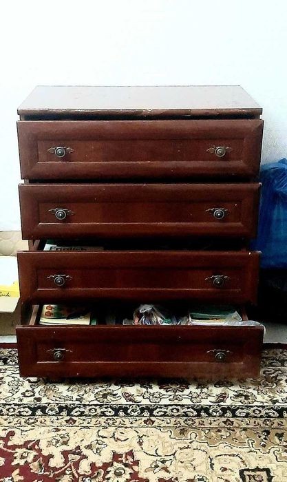 Продам комод и трюмо с зеркалом