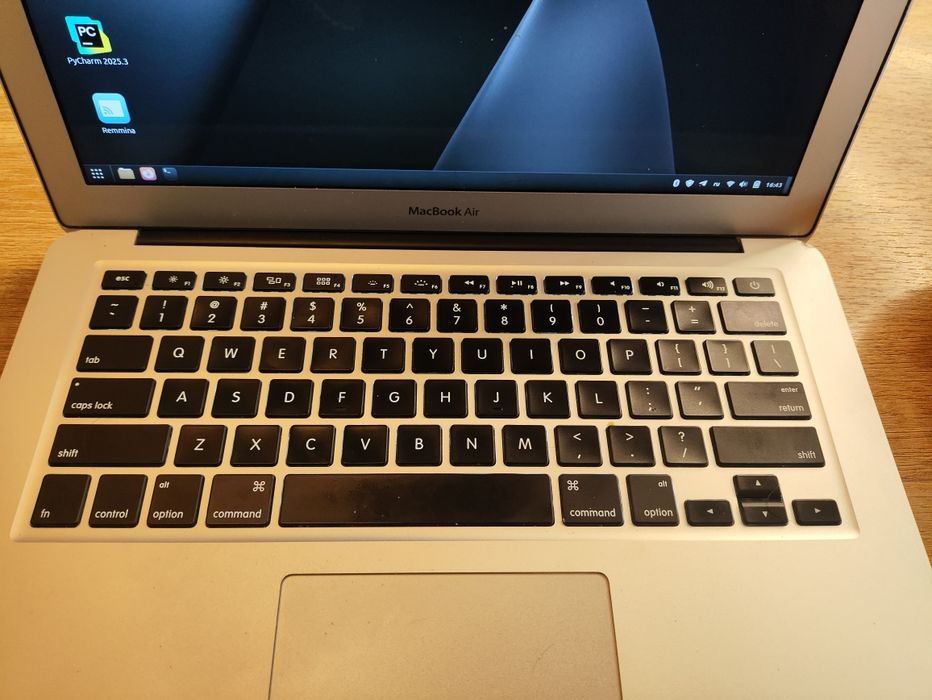Macbook air 2017 Linux