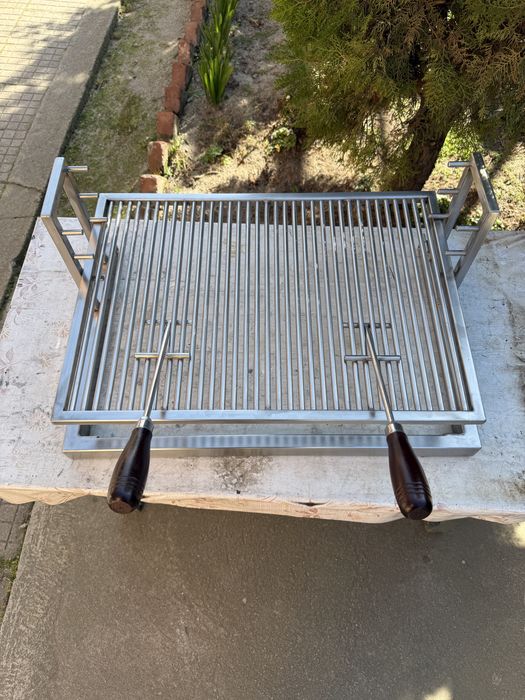 Скара от неръждаема стомана, Скари със стойки и крачета