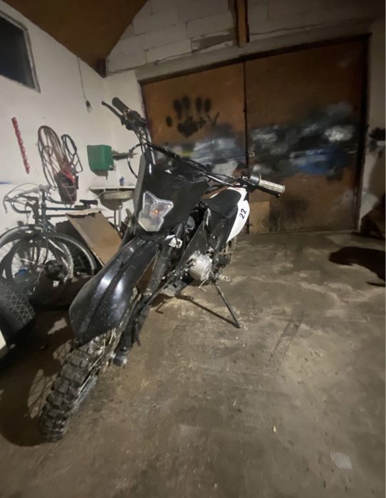 Vând cross de 140 în stare impecabila