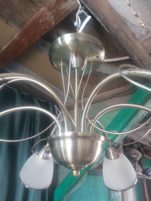 Продам красивые люстры