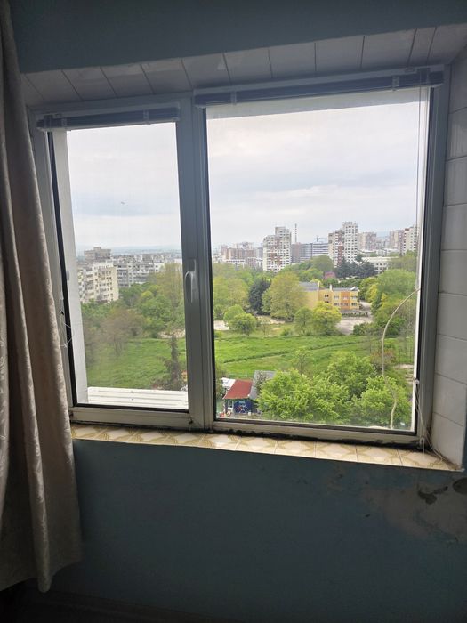 2 броя прозорци пвц и алумин