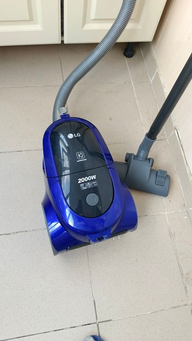 Пылесос LG kompressor 2000W