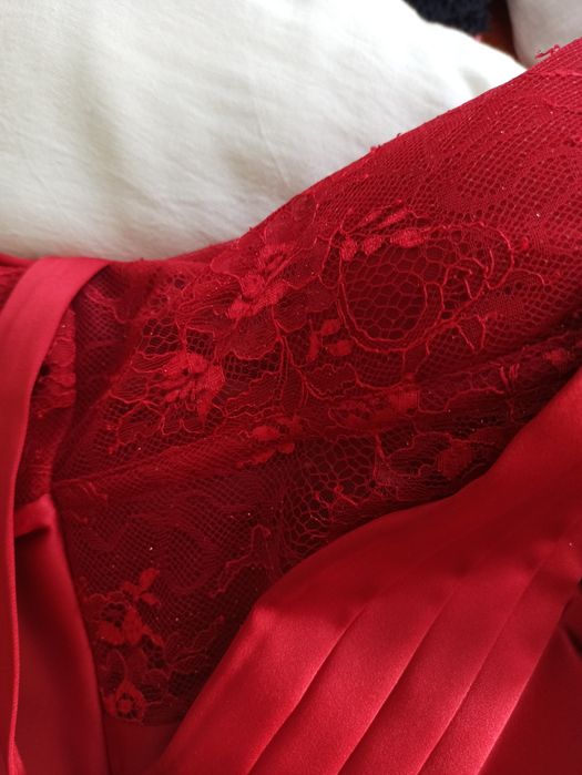 Официална сатенена червена рокля