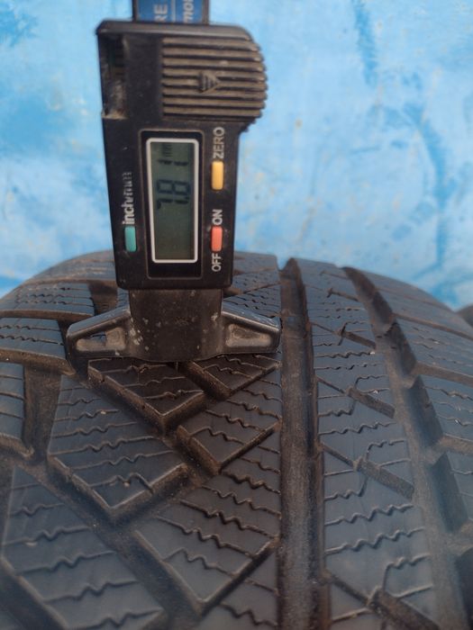 Перфектни 2бр.235/55/18 Continental TS850P dot3320