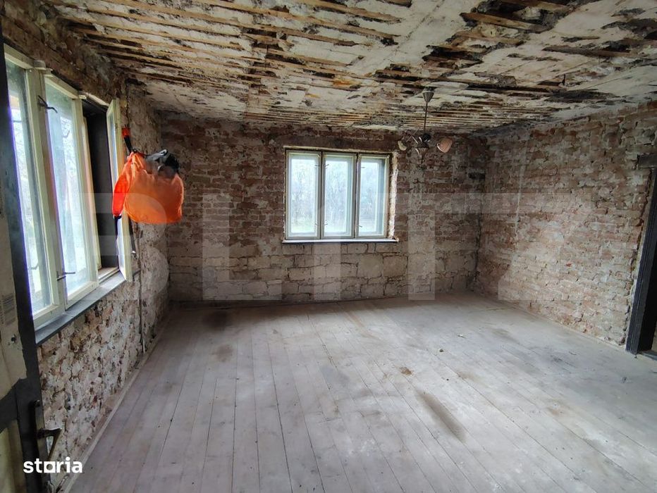 Casa taraneasca cu 180 mp utili si teren de 1360 mp, Aschileu Mare