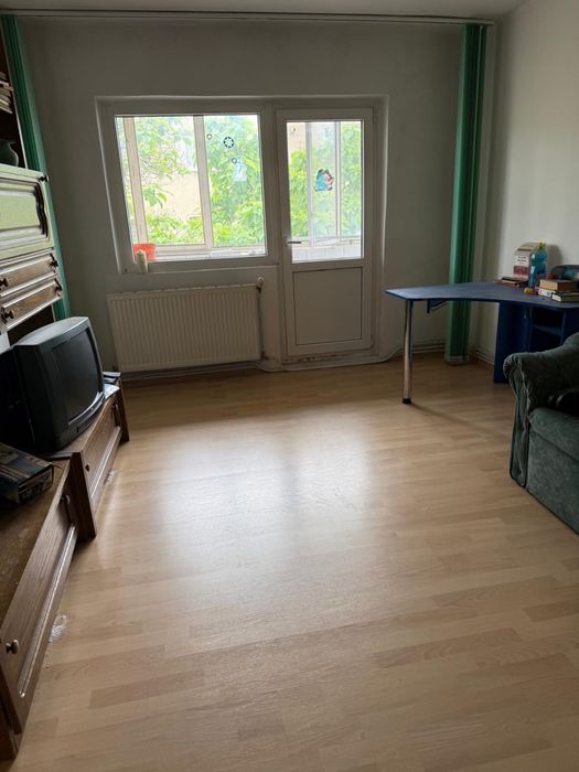 Spre vanzare apartament cu 4 camere