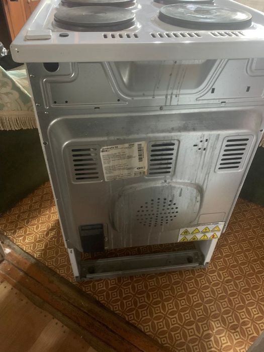 Духовка / плитка / печка  + 2 листа ( подноса )