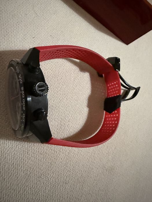 Часовник Tag Heuer Manchester United