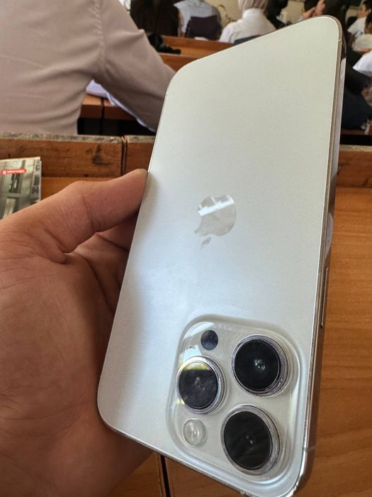 iPhone 14 pro. 128/82