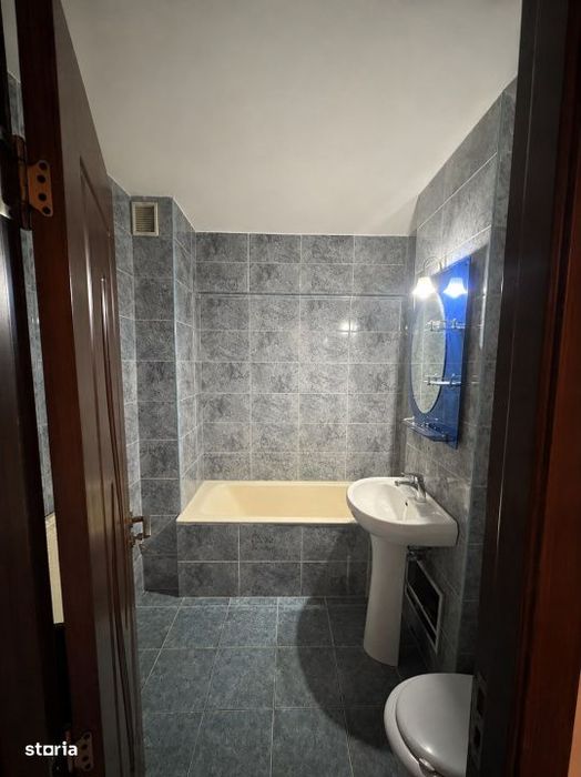 Apartament 3 camere, spatios,  renovabil