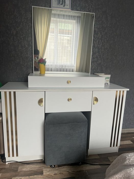 Туалетный столик