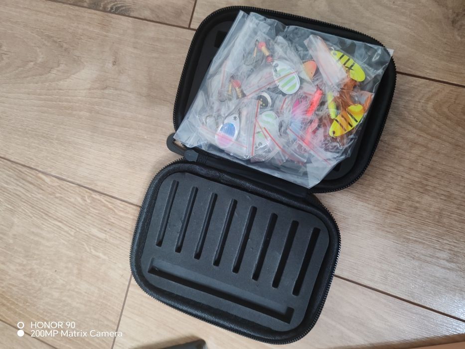 vând penar 16 lingurițe 100lei