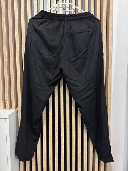 Pantaloni femei Bershka