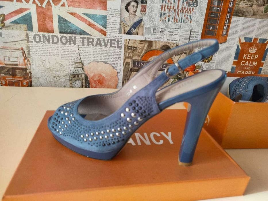 Босоножки женские