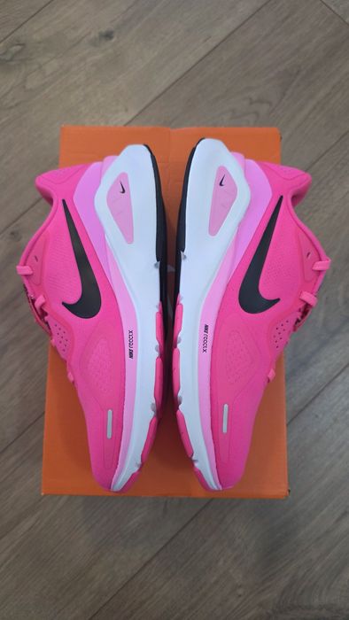 НОВИ маратонки Nike structure 26
