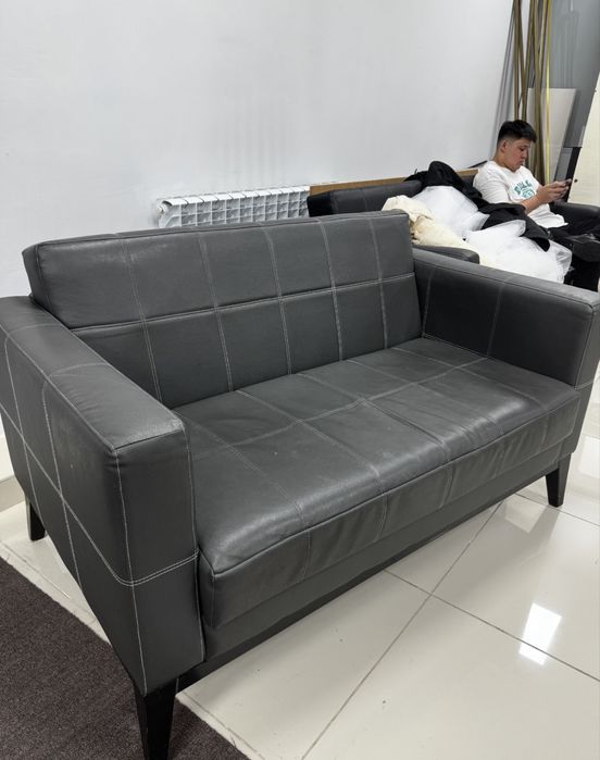 Диван офисный в хорошем состоянии,покупал год назад за 30тсяч