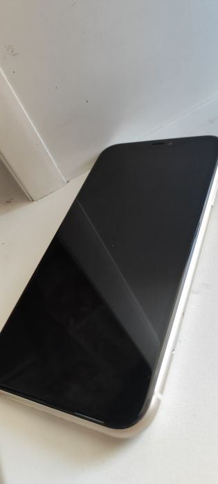 iPhone 11 новый.
