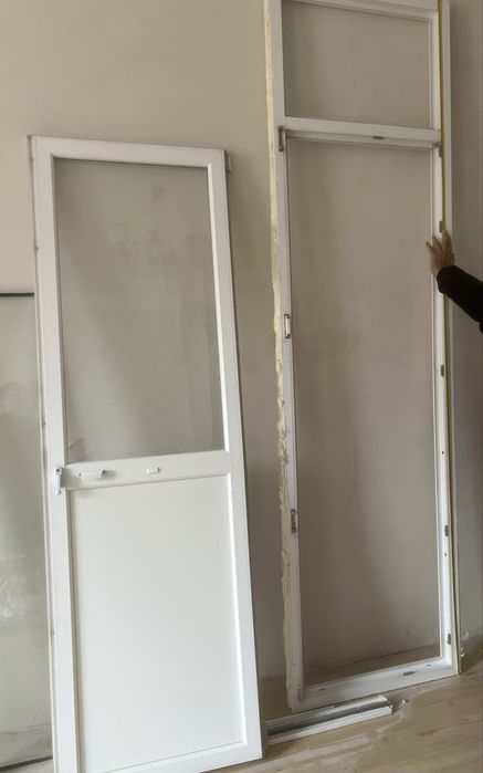 Продам б/у окно с дверью