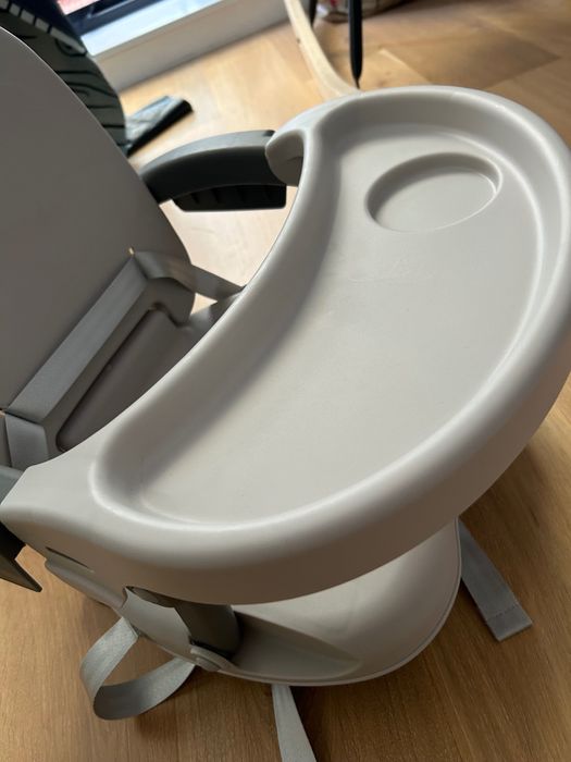 Scaunel bebe masa NOU