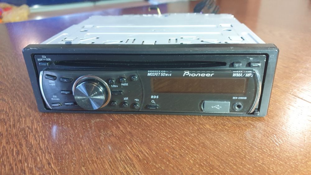 Авто радио плеър музика за кола Pioneer Пионер CD MP-3 USB AUX
