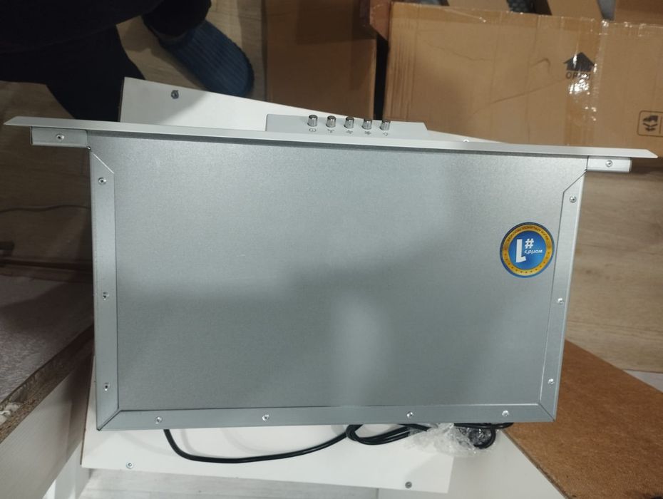 Продам вытяжку новая