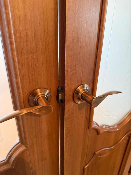 двери межкомнатные б/у