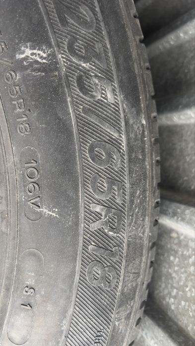 Покрышки 235/65/18 б/у