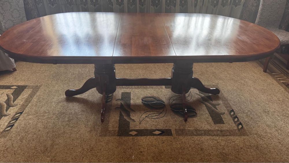 Стол для гостиной