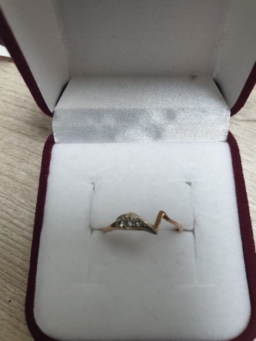 Продам сережки с голубым топазом