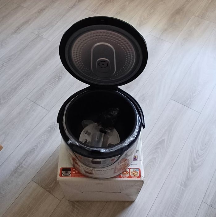 Multicooker Tefal 8 în 1 nou !!!