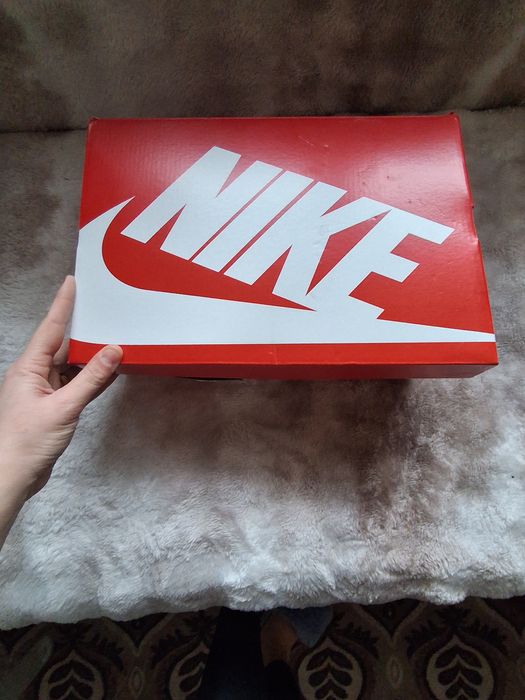 Продавасе нови  оргинални обувки веднъш  са пробвани.