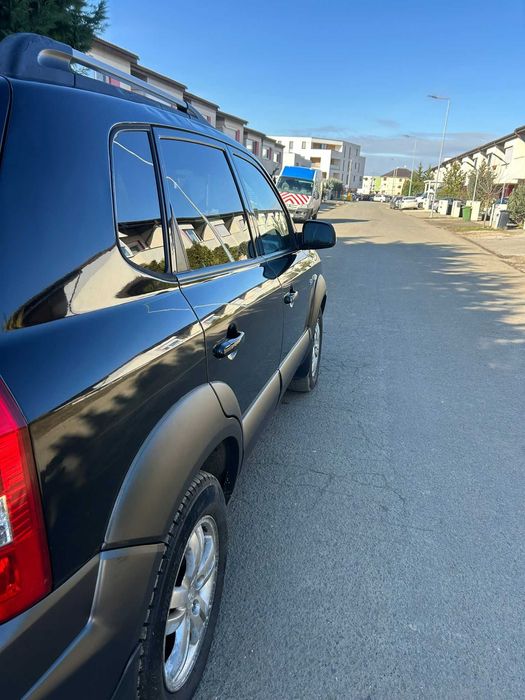 Hyundai Tucson 2006 • 2.0 CRDi 16V • 140 CP • 4WD • Manual – 3950 €