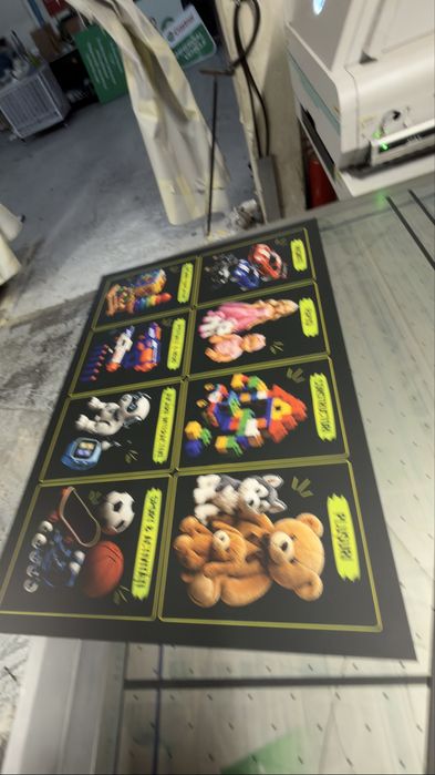 Casete luminoase si neluminoase Autocolante Stikare Carti de vizita Flayere pliante Benare