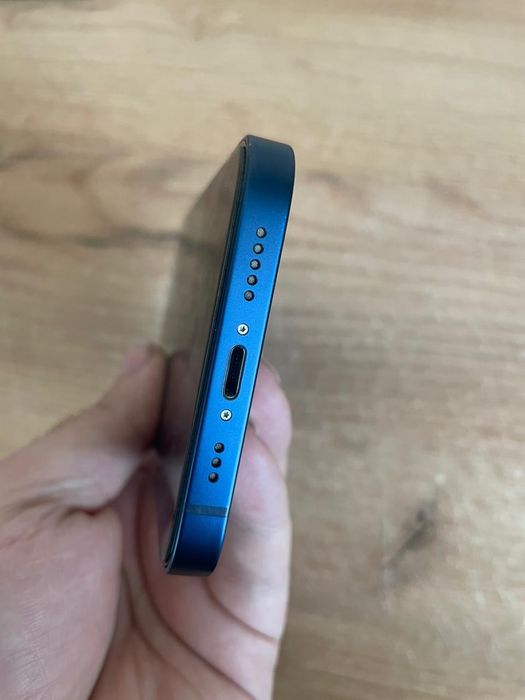 Продам iPhone 12 в отличном состоянии