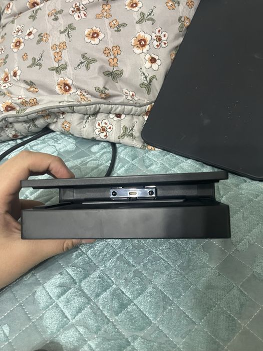 Нинтендо Свитч с игрой Zelda с причтавкой