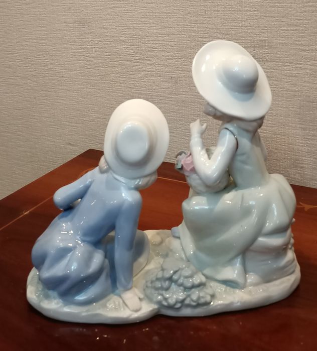 Статуэтка девушка