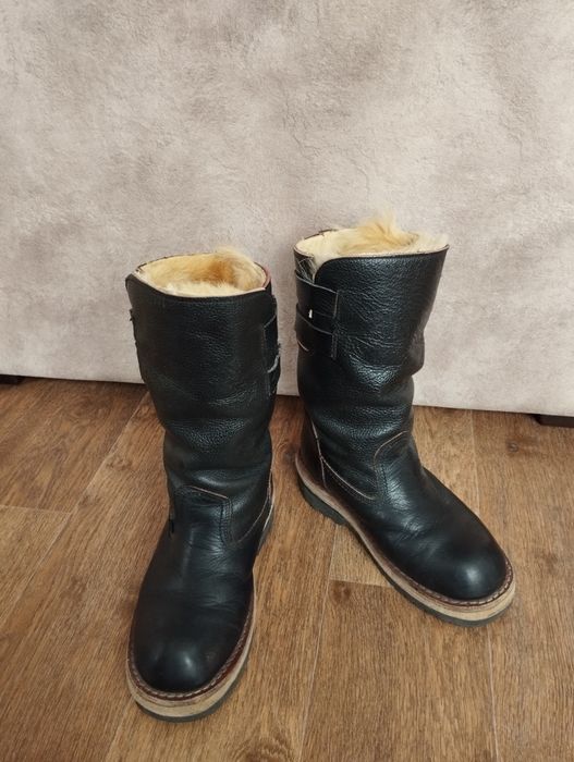 Продам зимние сапоги