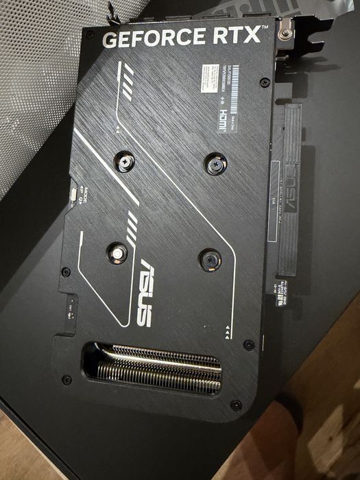 Placa Video Asus Dual OC RTX 5050 Noua