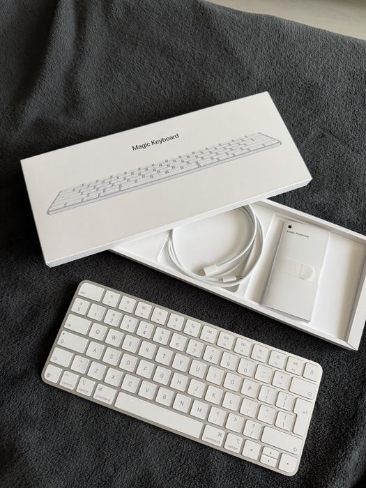 Apple Magic Keyboard 2024 international noua originala nefolosita